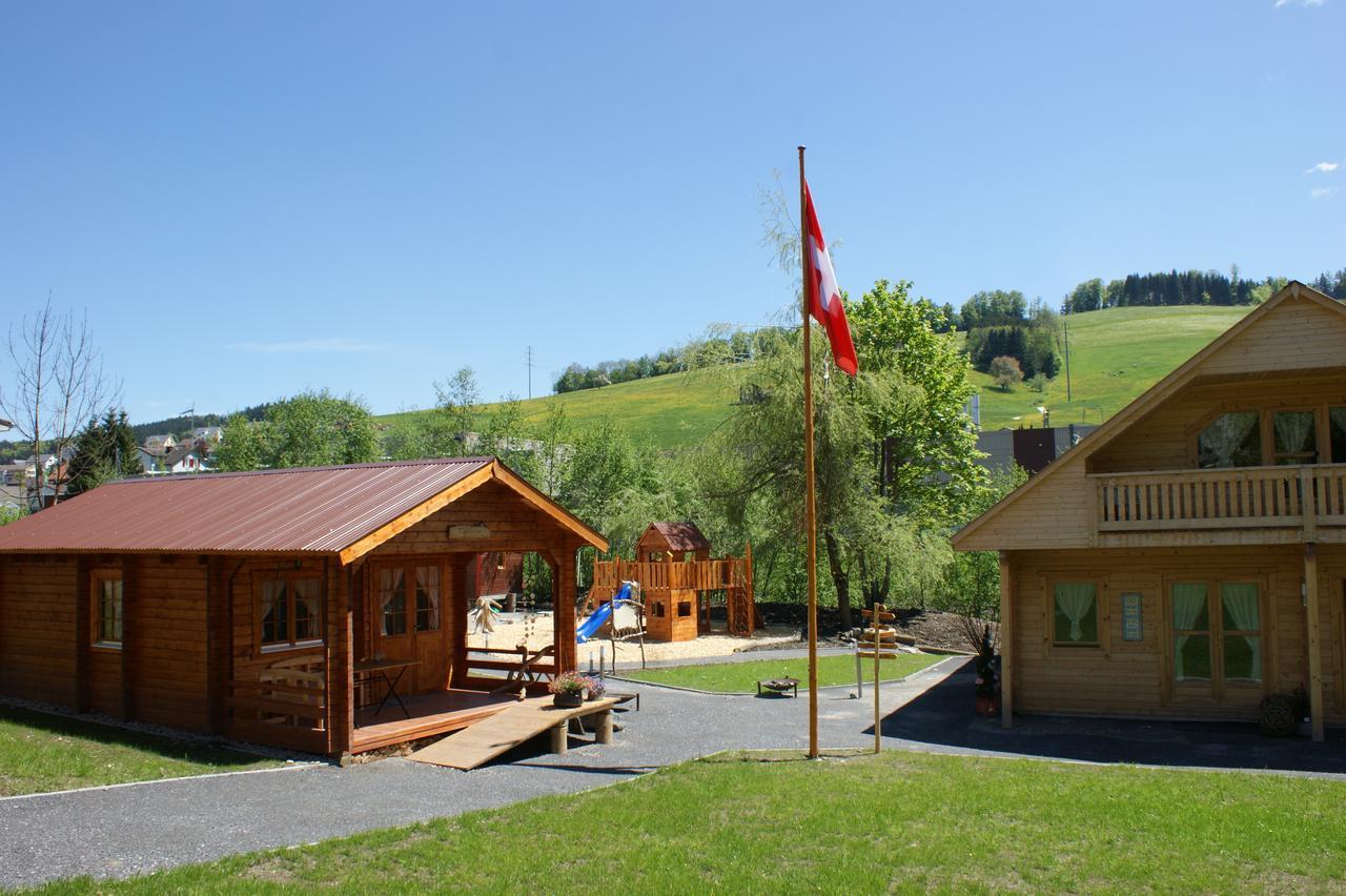 Villa Donkey Chalet Degersheim Szoba fotó